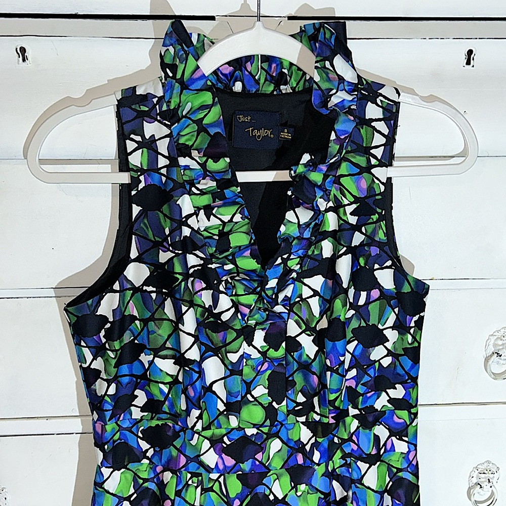 Like New Just Taylor dress size 8
